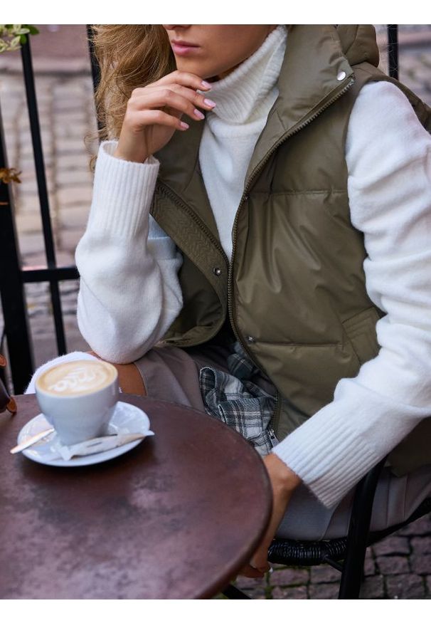 Sinsay - Golf basic - biały. Typ kołnierza: golf. Kolor: biały