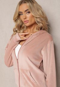 Renee - Jasnoróżowy Welurowy Komplet Dresowy Bluza z Kapturem i Proste Spodnie Arislo. Kolor: różowy. Materiał: welur, dresówka #4