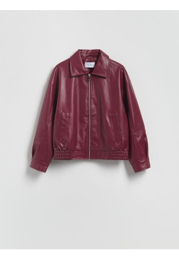 Reserved - Kurtka bomberka z kołnierzykiem - burgundowy. Kolor: czerwony. Materiał: skóra