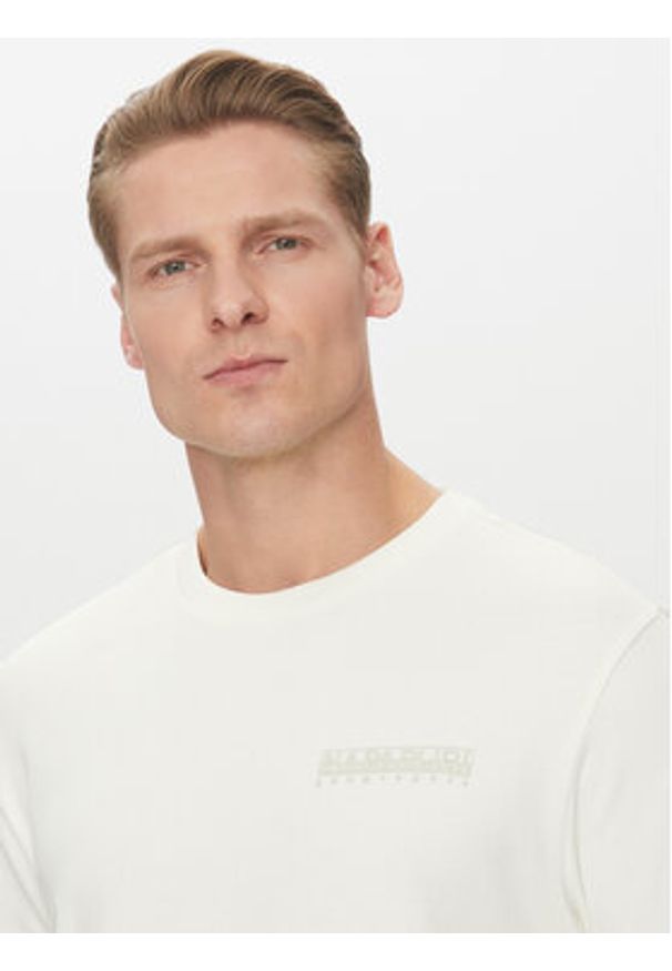 Napapijri T-Shirt S-Vanni NP0A4IED Biały Regular Fit. Kolor: biały. Materiał: bawełna