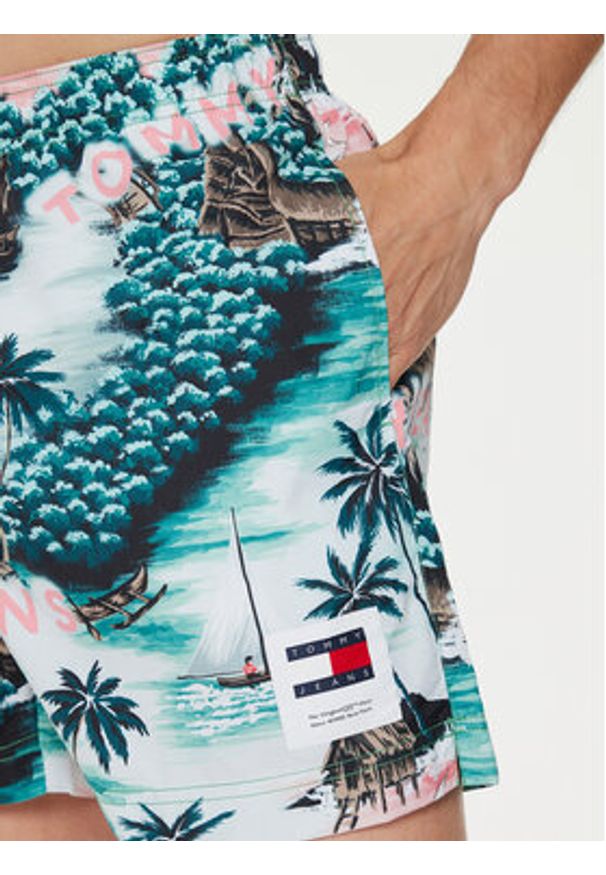 TOMMY HILFIGER - Tommy Hilfiger Szorty kąpielowe UM0UM03150 Kolorowy Regular Fit. Materiał: syntetyk. Wzór: kolorowy