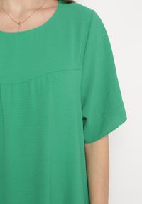 Born2be - Zielona Sukienka z Falbanką o Rozkloszowanym Fasonie Mini Kerminna. Kolekcja: plus size. Kolor: zielony. Długość rękawa: krótki rękaw. Sezon: lato. Typ sukienki: dla puszystych. Długość: mini #6
