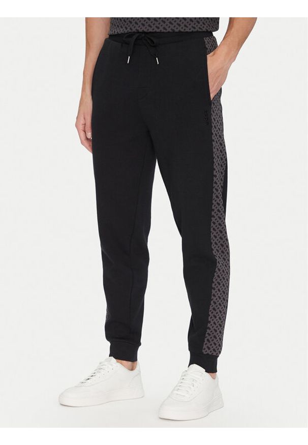 BOSS Spodnie dresowe Luke 50546839 Czarny Regular Fit. Kolor: czarny. Materiał: bawełna