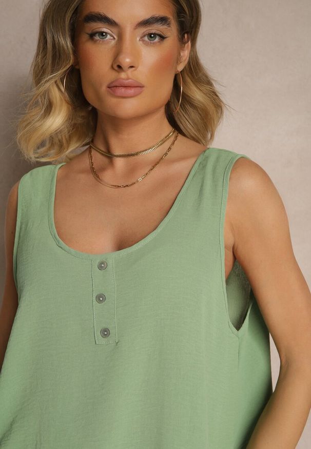 Renee - Jasnozielony Top z Bawełną Ozdobiony Guzikami Ulosiella. Okazja: na co dzień, na spacer. Kolor: zielony. Materiał: bawełna. Wzór: aplikacja. Sezon: lato. Styl: casual, elegancki