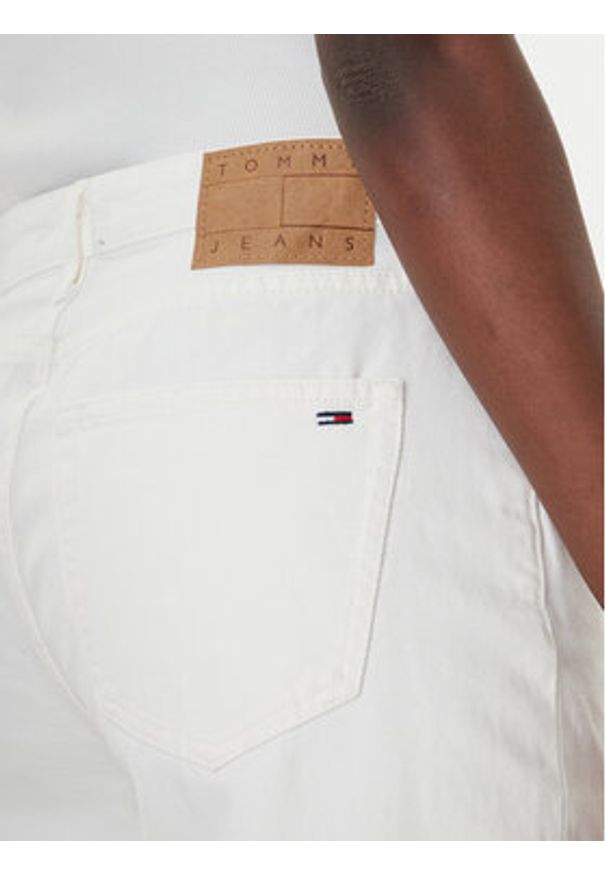 Tommy Jeans Jeansy Layla DW0DW22773 Biały Slim Fit. Kolor: biały