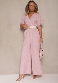Renee - Różowy Kopertowy Kombinezon z Nietoperzowymi Rękawami i Paskiem Tollamira. Okazja: na co dzień. Kolor: różowy. Styl: elegancki, casual #3