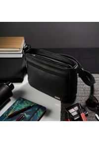 Skórzana listonoszka damska czarna PAOLO PERUZZI Z-47-BL. Kolor: czarny. Materiał: skórzane. Rodzaj torebki: na ramię #1