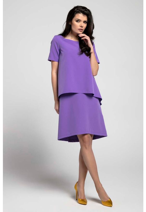 Nommo - Fioletowa Trapezowa Sukienka z Asymetryczną Nakładką. Kolor: fioletowy. Materiał: poliester, wiskoza. Typ sukienki: asymetryczne, trapezowe