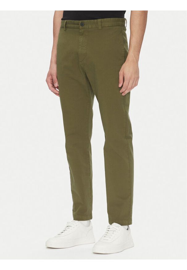 Hugo - HUGO Chinosy 50530886 Zielony Slim Fit. Kolor: zielony. Materiał: bawełna