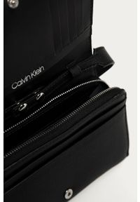 Calvin Klein - Portfel. Kolor: czarny. Materiał: materiał, skóra ekologiczna. Wzór: gładki #2