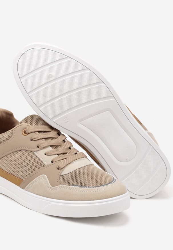 Born2be - Ciemnobeżowe Buty Sportowe z Przeszyciami Nanivaia. Kolor: beżowy