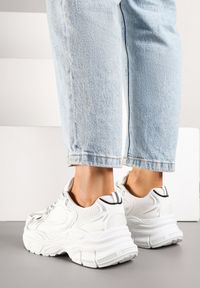 Born2be - Biało-Srebrne Sneakersy Vices na Grubej Podeszwie z Tłoczeniami Nativine. Okazja: na co dzień. Kolor: biały. Materiał: jeans #4