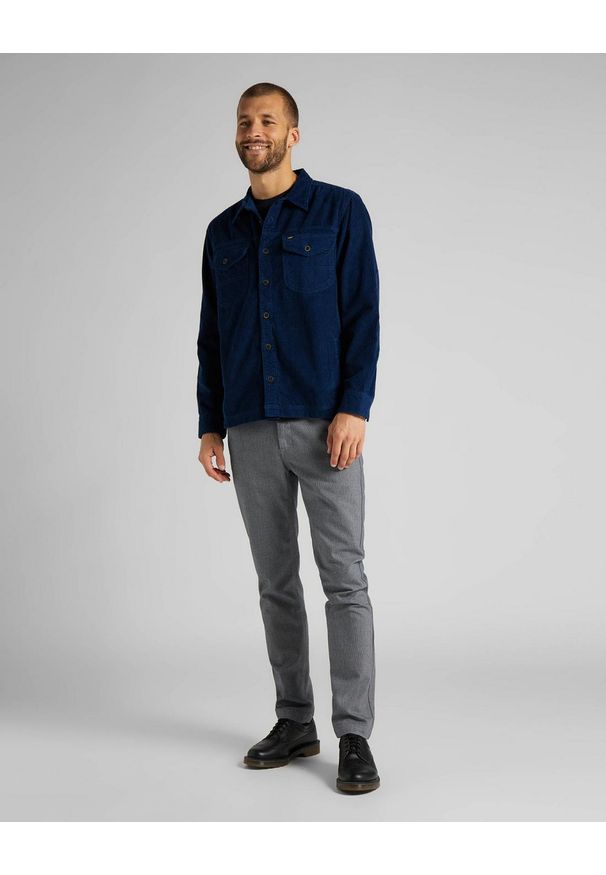 Lee - LEE LOCO PATCH OVERSHIRT RELAXED FIT MĘSKA KOSZULA SZTRUKSOWA WASHED BLUE L68KTQLR 112117181. Materiał: sztruks