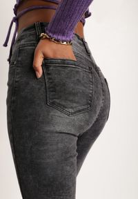 Renee - Czarne Jeansy Skinny Thana. Stan: podwyższony. Kolekcja: plus size. Kolor: czarny. Długość: długie #5