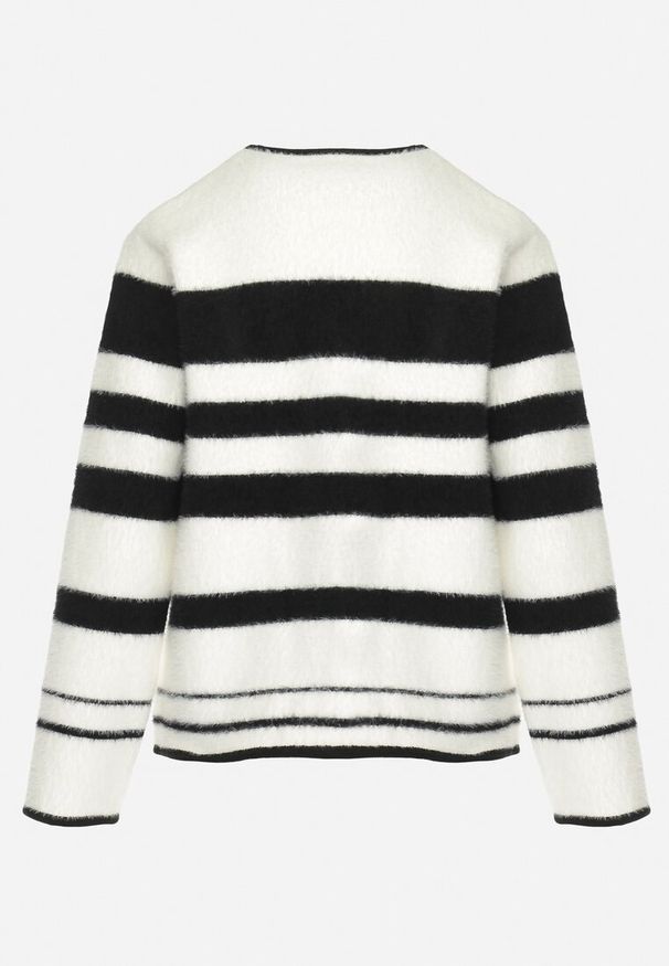 Born2be - Biały Kardigan z Wiskozy na Guziki w Stylu Retro w Paski Alarnora. Kolor: biały. Materiał: wiskoza. Długość rękawa: długi rękaw. Długość: długie. Wzór: paski. Styl: retro