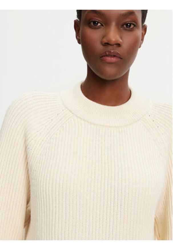 AMI PARIS - AMI Paris Sweter FKS024.KN0031 Écru Regular Fit. Materiał: bawełna