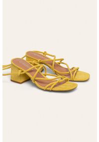 ANSWEAR - Answear - Sandały. Zapięcie: sznurówki. Kolor: żółty. Materiał: syntetyk, materiał, zamsz. Wzór: gładki. Obcas: na obcasie. Wysokość obcasa: średni #4