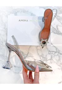 AMINA MUADDI - Przezroczyste sandały na szpilce Begum Glass. Zapięcie: pasek. Obcas: na szpilce. Wysokość obcasa: średni #5