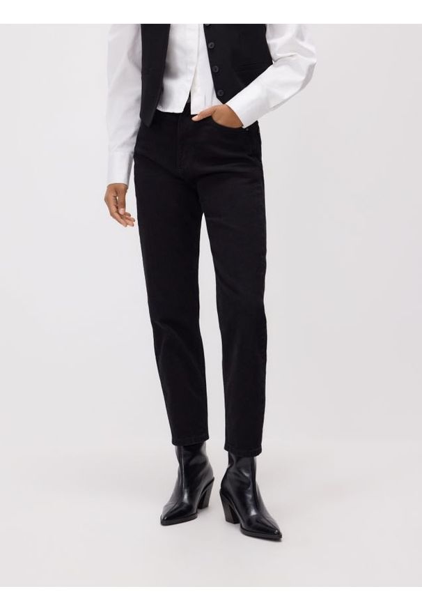 Reserved - Jeansy mom fit - czarny. Kolor: czarny