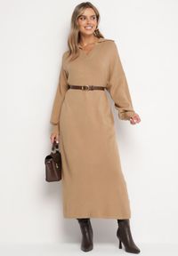 Born2be - Ciemnobeżowa Pudełkowa Sukienka Sweterkowa z Wiskozą Szerokimi Rękawami i Kołnierzykiem Rinfera. Kolor: beżowy. Materiał: wiskoza. Typ sukienki: proste. Styl: wizytowy, elegancki #3