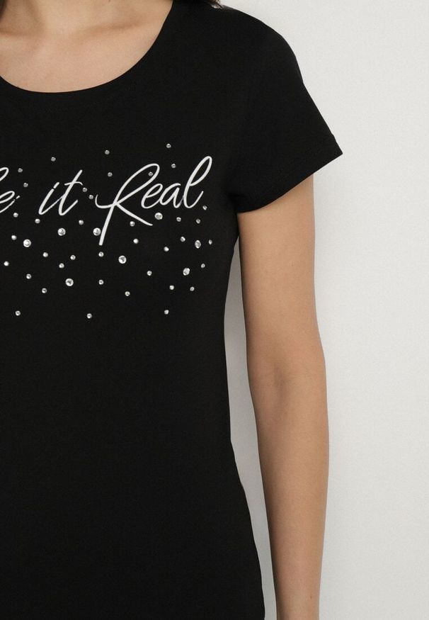 Born2be - Czarny Bawełniane T-shirt z Cyrkoniami i Napisem Readia. Okazja: na co dzień. Kolor: czarny. Materiał: bawełna. Wzór: napisy. Styl: klasyczny, casual