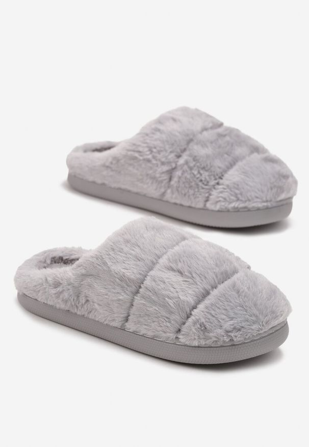 Born2be - Szare Kapcie z Miękkiego Futerka z Zakrytym Noskiem Naveritte. Okazja: na imprezę, do domu. Kolor: szary. Materiał: futro. Obcas: na obcasie. Styl: elegancki. Wysokość obcasa: niski