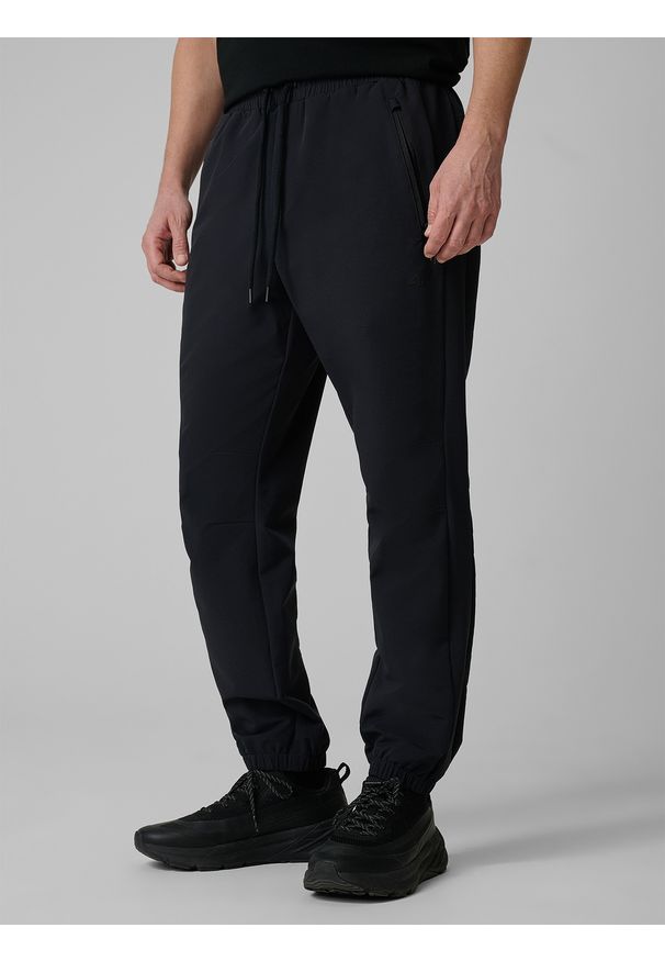 4f - 4F Spodnie casual joggery męskie - czarne L. Kolor: czarny. Materiał: tkanina