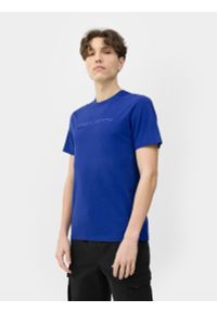 4f - T-shirt regular z nadrukiem męski. Kolor: niebieski. Materiał: bawełna. Wzór: nadruk #1
