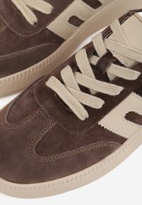 Renee - Brązowe Sneakersy Skórzane w Stylu Tenisówek z Geometrycznym Wzorem Eshiryla. Okazja: na co dzień. Kolor: brązowy. Materiał: skóra. Wzór: geometria #2