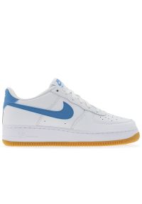 Buty młodzieżowe Nike Air Force 1 FV5948-115 - białe. Kolor: biały. Materiał: guma, skóra, syntetyk. Szerokość cholewki: normalna. Sezon: lato. Model: Nike Air Force. Sport: koszykówka