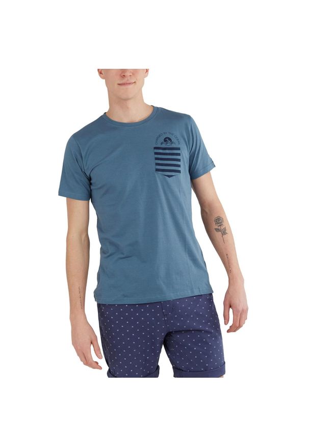 FUNDANGO - T-shirt męski Fundango Jaggy Pocket z krótkim rękawem. Kolor: niebieski. Długość rękawa: krótki rękaw. Długość: krótkie