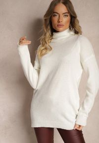 Renee - Jasnobeżowy Golf Bez Zdobień Minimalistyczny Torlena. Okazja: na spotkanie biznesowe, do pracy. Typ kołnierza: golf. Kolor: beżowy. Materiał: jeans, skóra. Długość rękawa: długi rękaw. Długość: długie. Wzór: aplikacja. Styl: biznesowy, klasyczny, elegancki #4