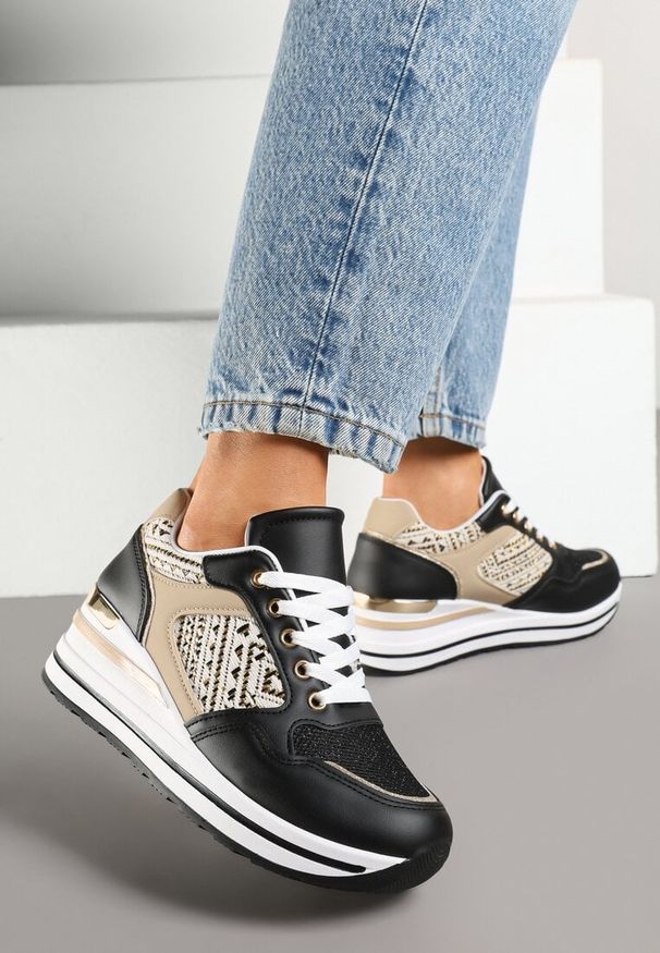 Born2be - Czarne Sneakersy na Koturnie Ozdobione Brokatem Tilliante. Okazja: na co dzień. Kolor: czarny. Materiał: jeans. Wzór: aplikacja. Obcas: na koturnie