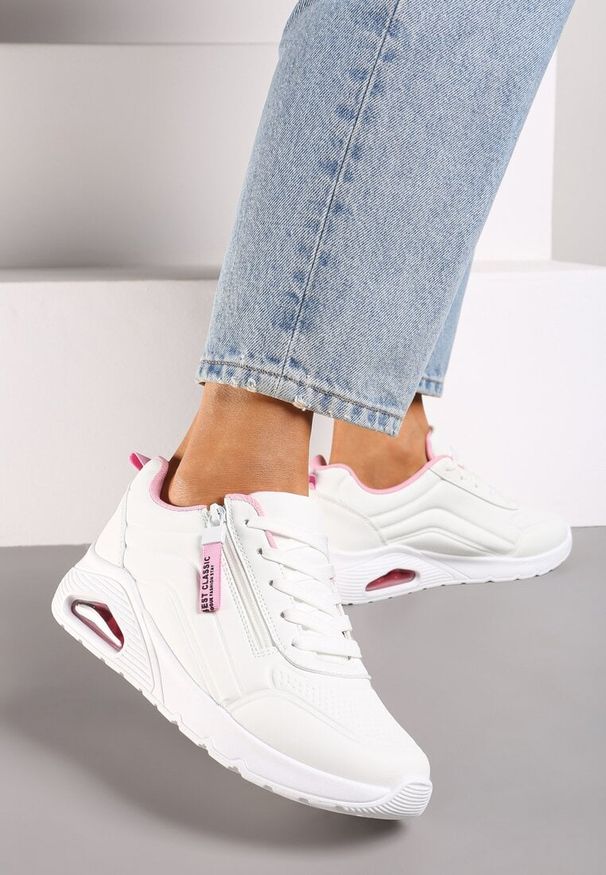 Born2be - Biało-Różowe Sneakersy na Grubej Podeszwie z Tłoczonymi Paskami Justinalin. Okazja: na co dzień. Zapięcie: pasek. Kolor: biały. Wzór: paski. Sport: turystyka piesza