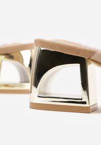 Renee - Ciemnobeżowe Transparentne Klapki na Słupku z Wkładką ze Skóry Naturalnej Neveliza. Okazja: na co dzień. Kolor: beżowy. Materiał: skóra. Sezon: wiosna, lato. Obcas: na słupku. Styl: casual #5