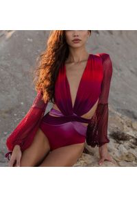 Intica - Strój kąpielowy z długim rękawem UV szybkoschnący na plażę Stina. Kolor: czerwony. Materiał: materiał, skóra. Długość: długie #5