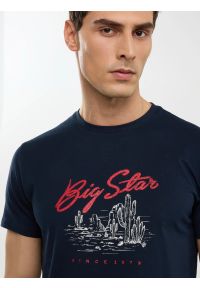 Big-Star - Koszulka męska z nadrukiem granatowa Sterir 403. Okazja: na co dzień. Kolor: niebieski. Materiał: bawełna, jeans. Wzór: nadruk. Styl: casual #3