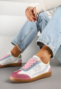 Renee - Wielokolorowe Sneakersy Tenisówki Ozdobione Cyrkoniami Amoiona. Okazja: na co dzień. Zapięcie: sznurówki. Kolor: wielokolorowy. Materiał: jeans. Wzór: aplikacja. Obcas: na płaskiej podeszwie