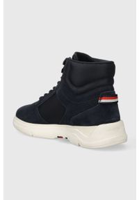 TOMMY HILFIGER - Tommy Hilfiger sneakersy CORE MIX SUEDE HYBRID kolor granatowy FM0FM04596. Nosek buta: okrągły. Zapięcie: sznurówki. Kolor: niebieski. Materiał: guma. Szerokość cholewki: normalna #4