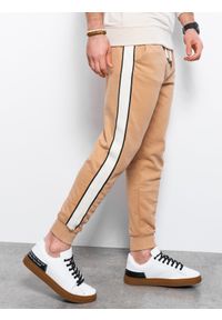 Ombre Clothing - Spodnie męskie dresowe joggery P947 - jasnobrązowe - XXL. Okazja: na co dzień. Kolor: brązowy. Materiał: dresówka. Styl: casual