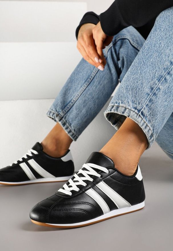 Born2be - Czarne Sznurowane Sneakersy w Stylu Tenisówek Liavessa. Kolor: czarny. Materiał: jeans. Obcas: na płaskiej podeszwie