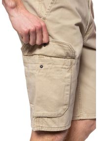 Wrangler - SPODENKI WRANGLER CARGO SHORT SAND W15DKC58N 112126791. Materiał: materiał #6
