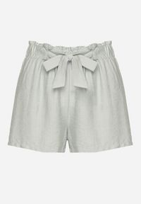 Born2be - Jasnozielone Wiskozowe Szorty w Stylu Paper Bag z Paskiem Saramora. Okazja: na co dzień, na spacer. Kolor: zielony. Materiał: wiskoza. Sezon: lato. Styl: elegancki, casual #3