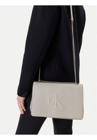 Calvin Klein Jeans Torebka Sculpted Ew Flap25 Shoulder Bag LV04K3035G Biały. Kolor: biały. Materiał: skórzane #1