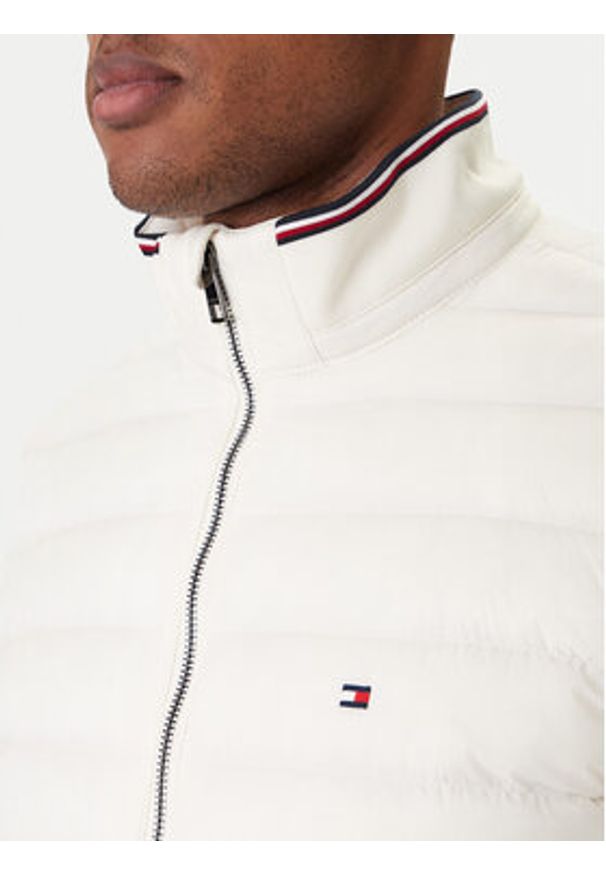 TOMMY HILFIGER - Tommy Hilfiger Kurtka przejściowa Mix Media Ess MW0MW41329 Kremowy Regular Fit. Kolor: kremowy. Materiał: bawełna