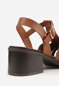 Renee - Brązowe Sandały na Słupku Ozdobione Wycięciami Rharlan. Zapięcie: sprzączka. Kolor: brązowy. Wzór: aplikacja. Sezon: lato. Obcas: na słupku. Styl: elegancki. Wysokość obcasa: średni #7