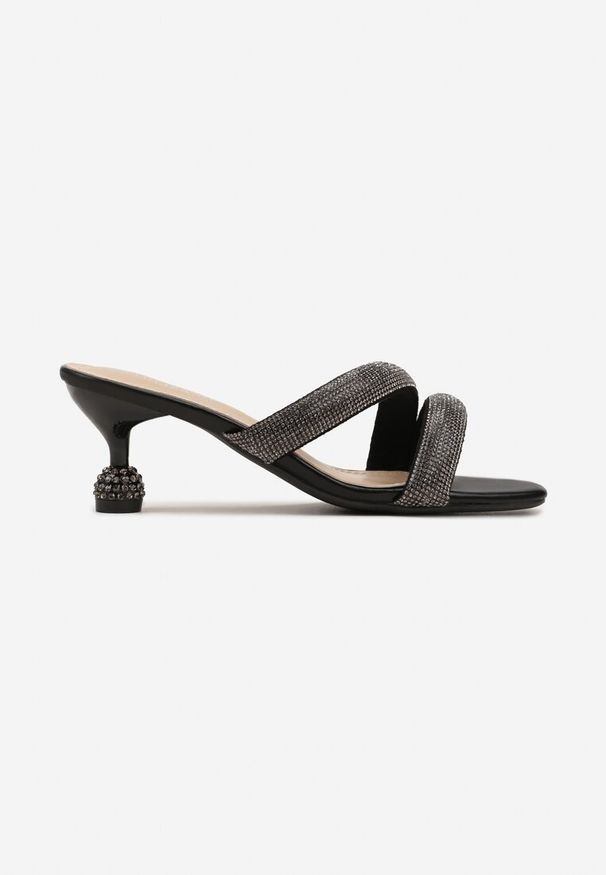 Born2be - Czarne Klapki na Ozdobnym Niskim Obcasie z Cyrkoniami na Paskach Tenli. Kolor: czarny. Obcas: na obcasie. Styl: glamour, elegancki. Wysokość obcasa: niski
