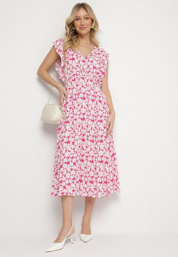 Born2be - Fuksjowa Bawełniana Sukienka w Kwiatki o Rozkloszowanym Kroju z Gumką Alanilia. Okazja: na co dzień. Typ kołnierza: dekolt w kształcie V. Kolor: różowy. Wzór: kwiaty. Typ sukienki: rozkloszowane. Materiał: bawełna. Długość rękawa: krótki rękaw. Sezon: wiosna, lato. Styl: casual, elegancki