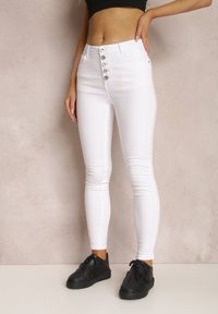 Renee - Białe Spodnie Skinny Winvienne. Stan: podwyższony. Kolor: biały. Długość: długie. Wzór: ażurowy #3