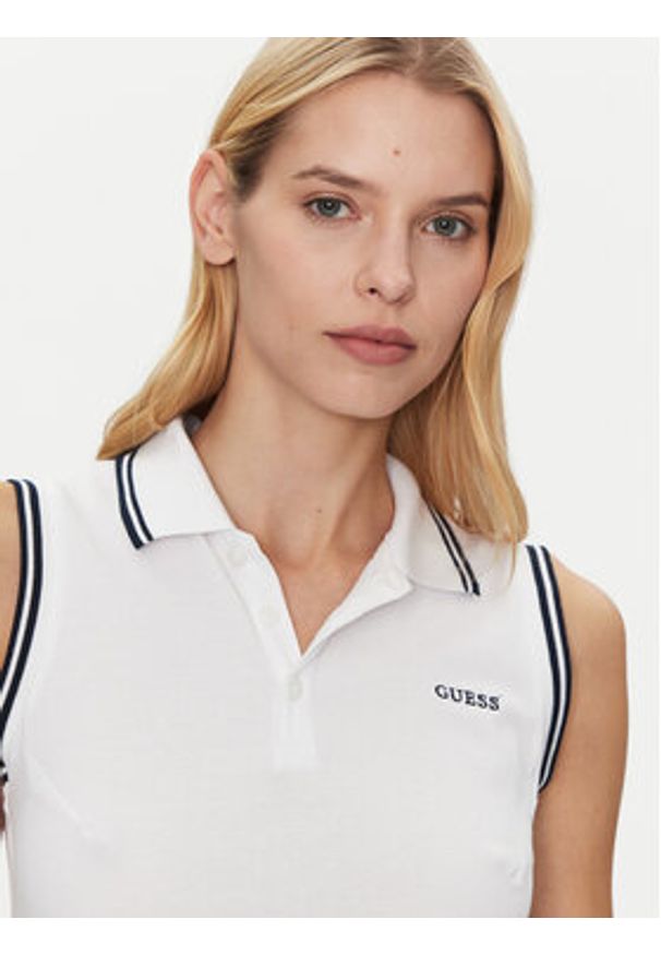 Guess Sukienka codzienna V5GK04 KCOK1 Biały Bodycon Fit. Okazja: na co dzień. Kolor: biały. Materiał: bawełna. Typ sukienki: proste, bodycon. Styl: casual